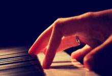 电讯报：切尔西将在今夏评估队内门将，然后决定下赛季的门将名单.